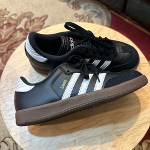 Adidas Samba classic Kids Black and White Sneakers with Gum Sole Like new